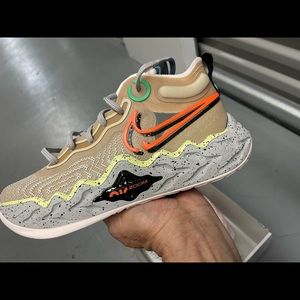 Nike Air zoom G.T run basketball shose size 7 gray and orange